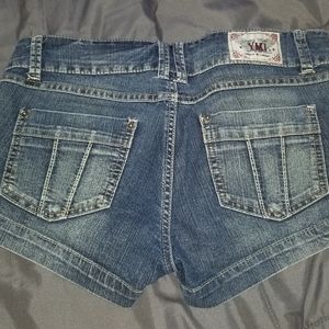 YMI Juniors Shorts Size 7